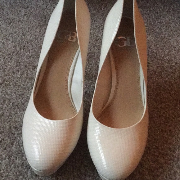 Heels - Picture 1 of 2